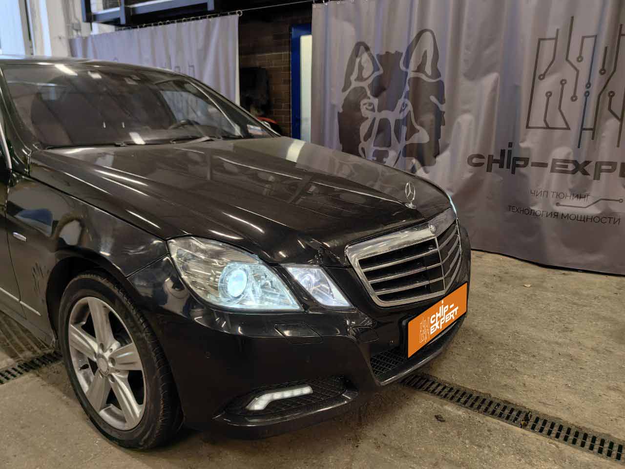Программирование Mercedes-Benz E212 в мастерской Программирование Mercedes-Benz E212 в мастерской