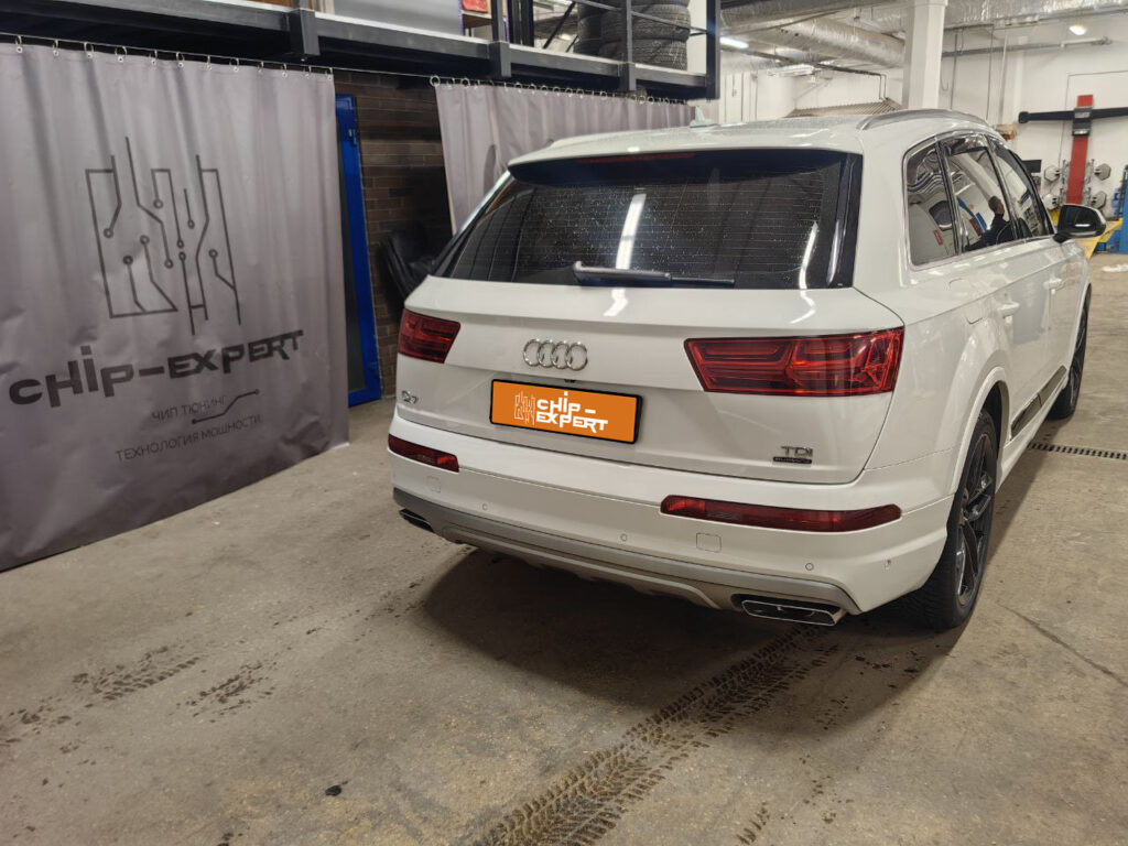 Чип-тюнинг, чистка впуска и промывка топливной системы Audi Q7 3.0D 2015