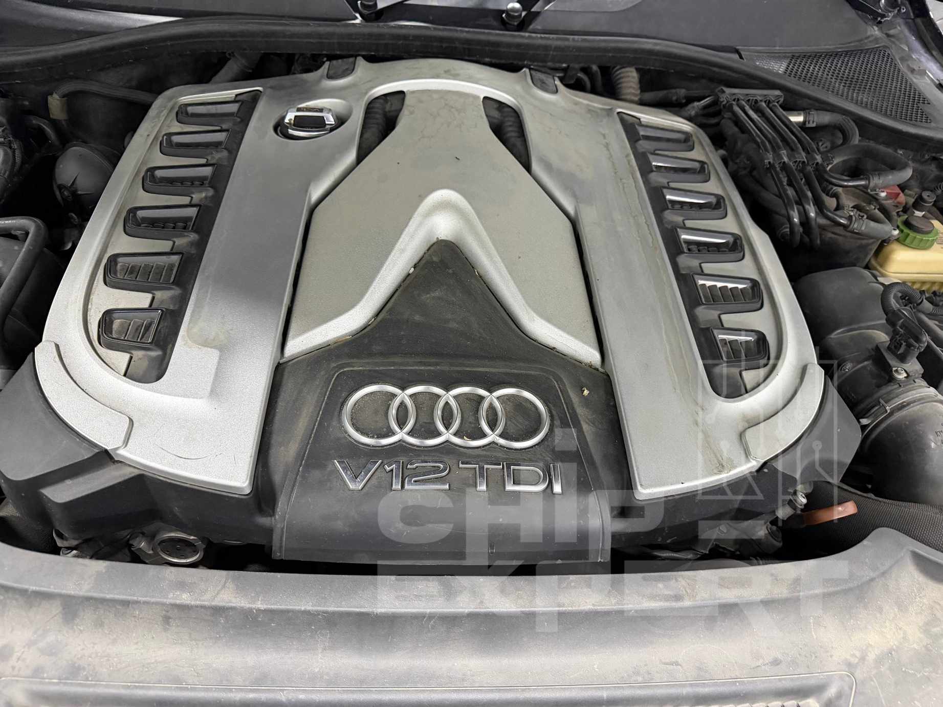 Моторный отсек Audi Q7 2013 в Чип-Эксперт — chip-expert.pro
