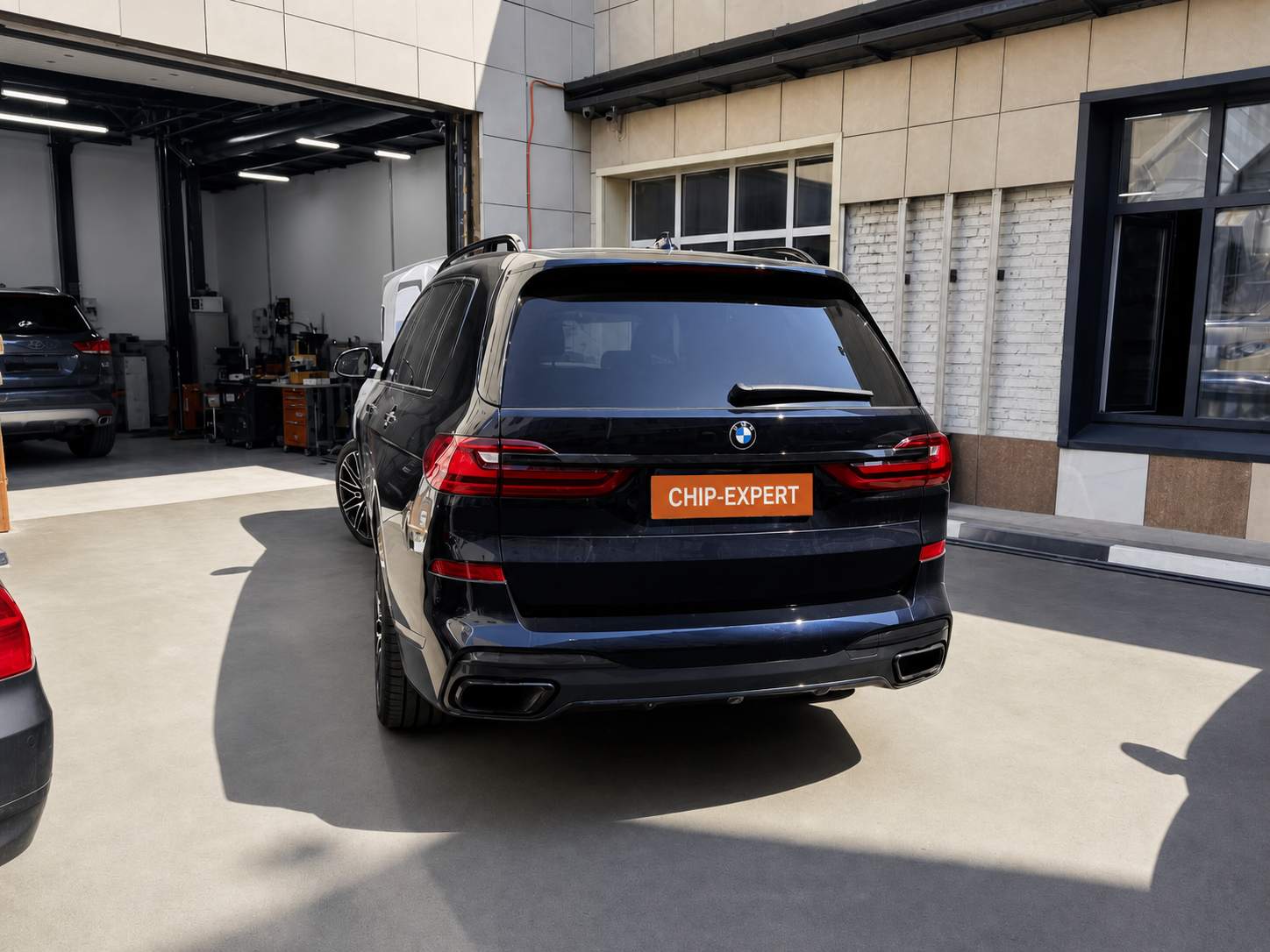BMW X7 2020, вид сзади в Чип-Эксперт — chip-expert.pro