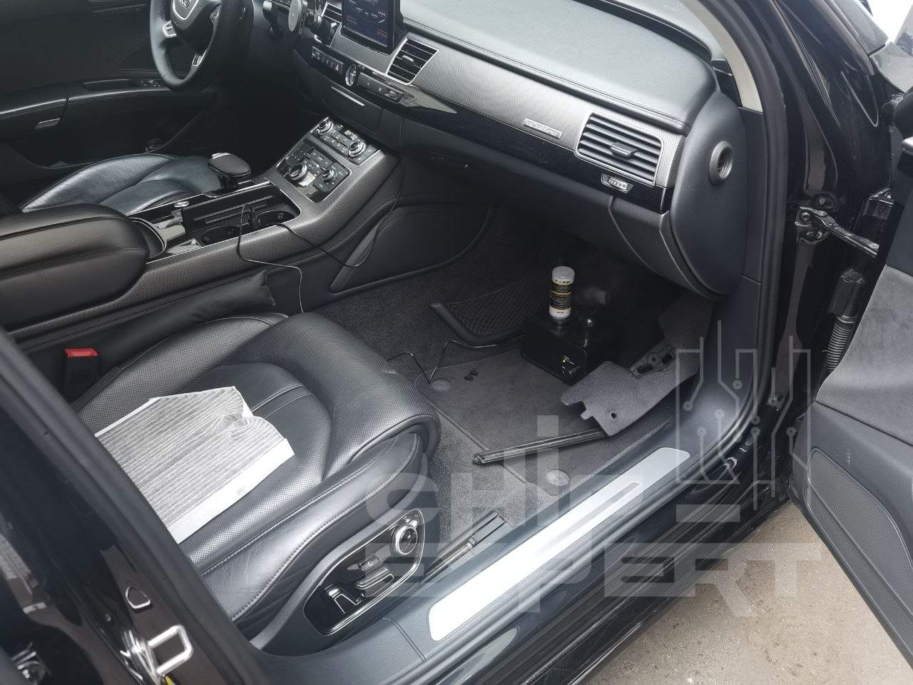 Audi A8 4.2 2015: систему кондиционирования в салоне обрабатывают аэрозолем с помощью ультразвукового генератора. Чип-Эксперт — chip-expert.pro.